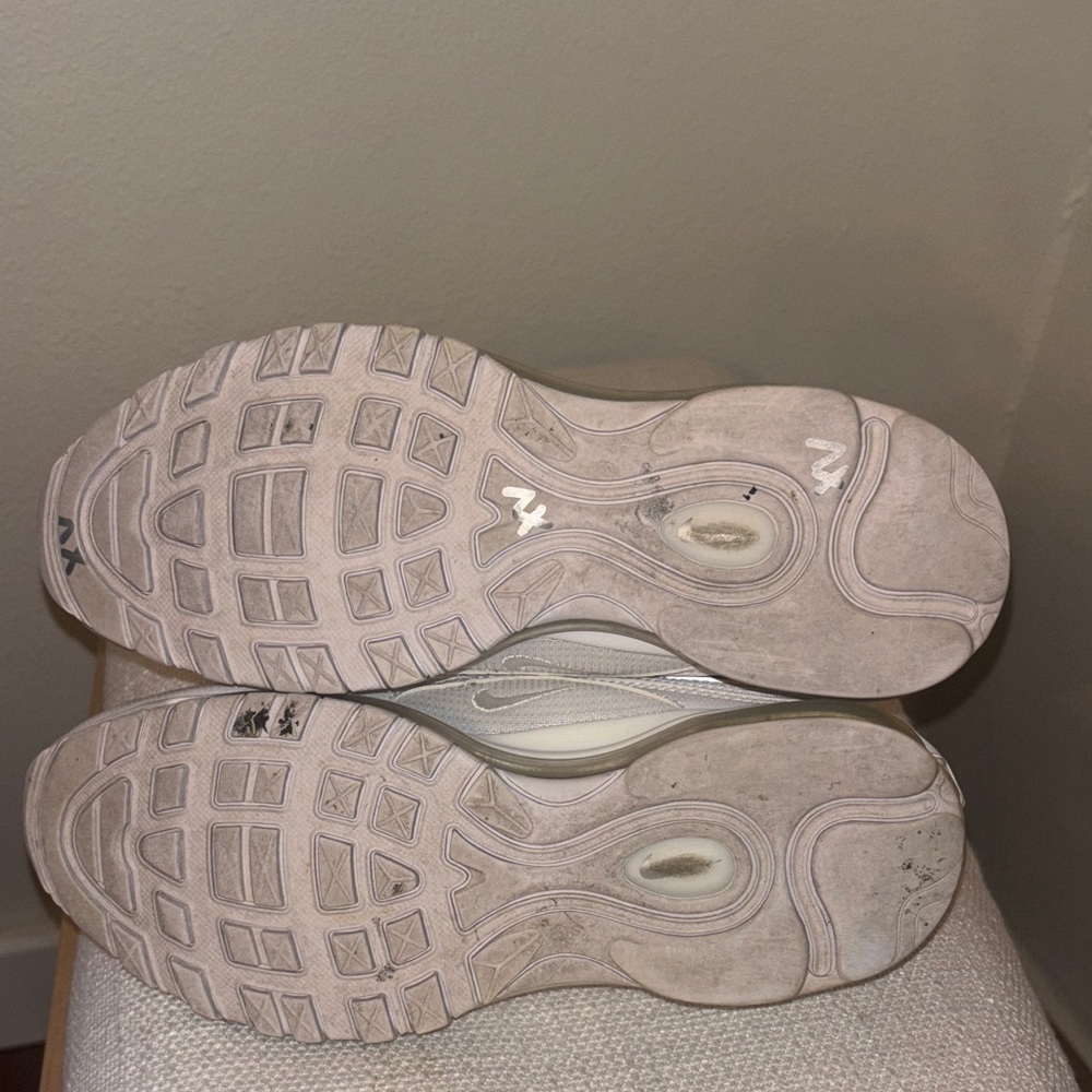 Nike Air Max 97 Triple white Size 7Y - Picture 4 of 9